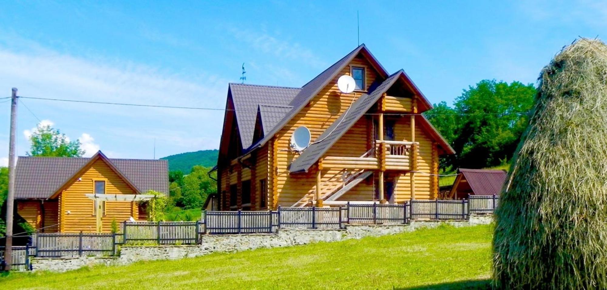 Приватна Садиба Дикий Мед Acomodação com café da manhã Ploskoye Exterior foto